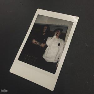 俄罗斯大美女裸体露出大乳房尿口
