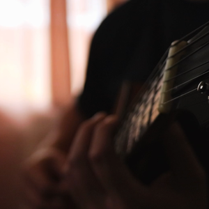 俄罗斯大美女裸体露出大乳房尿口
